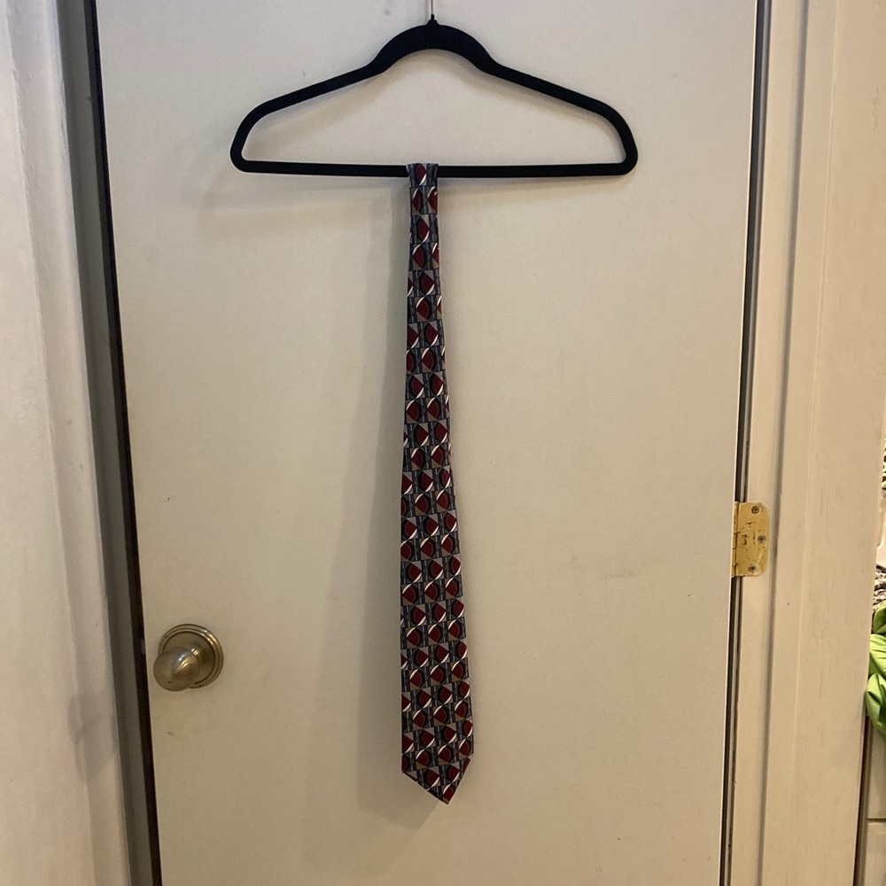 Source Unknown Red and Black Geometric Tie